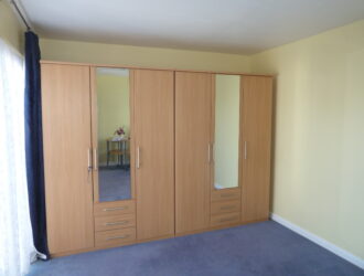 Studio flat with parking and outside area